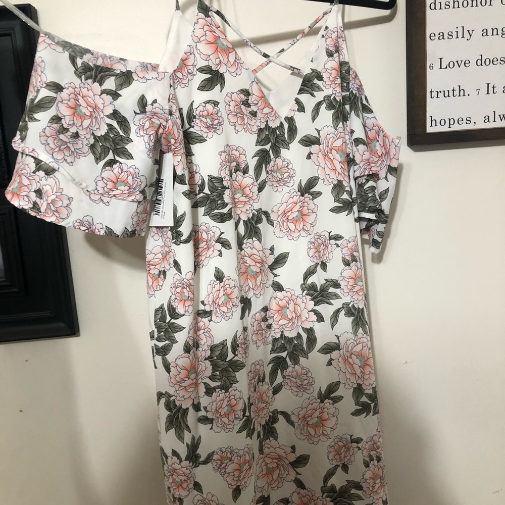 Floral summer mini with cut out shoulder sleeves
